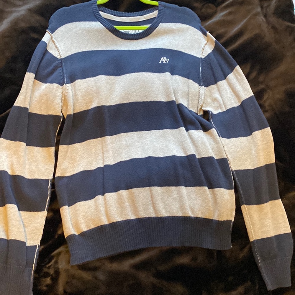 Aeropostale Sweater. XL. Navy and Grey